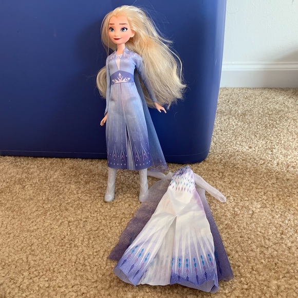DISNEY FROZEN 2 ELSA DOLL W/ EXTRA DRESS - Picture 1 of 7